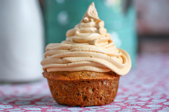 date nut cupcakes-4274